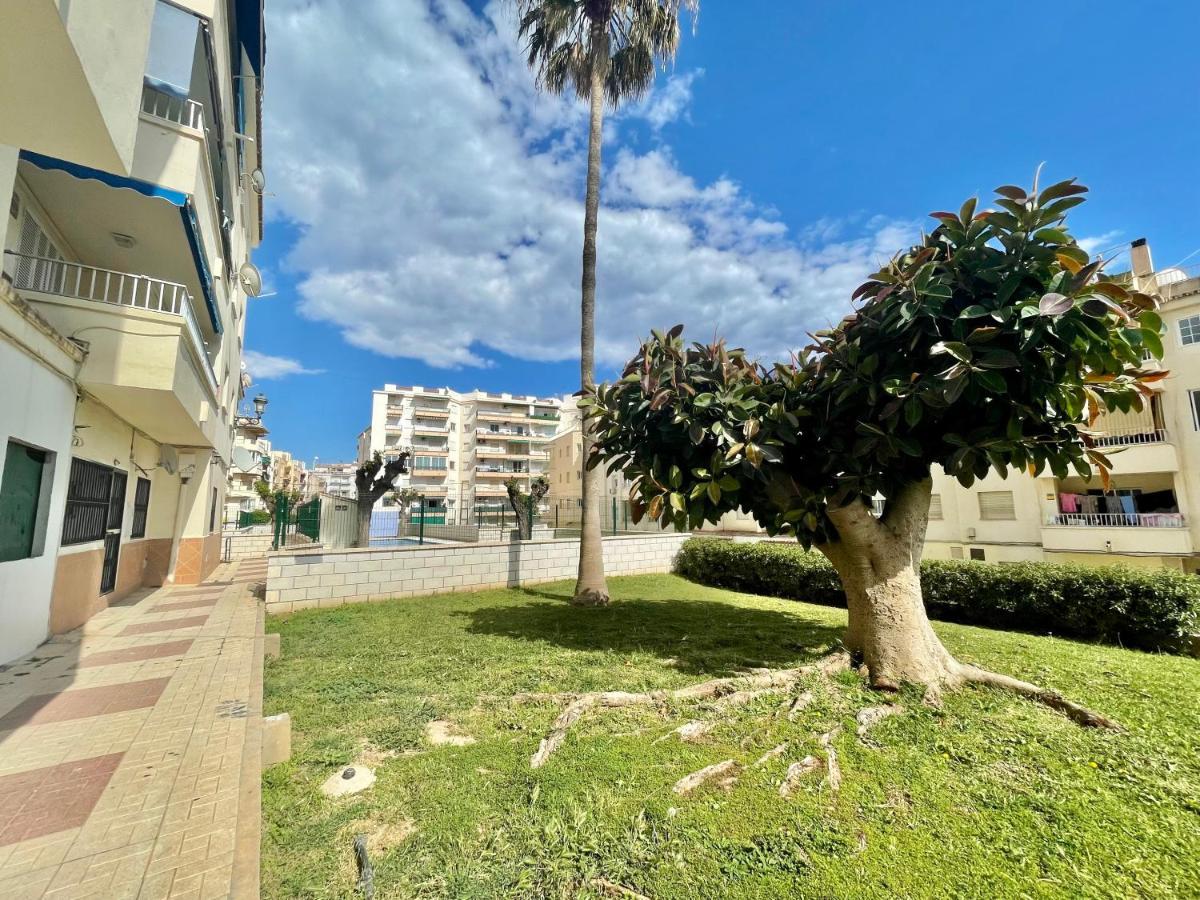 Apartamento Cerca De La Playa Torrecilla Нерха Екстериор снимка