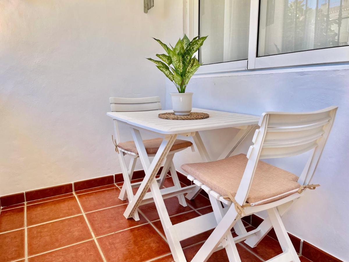 Apartamento Cerca De La Playa Torrecilla Нерха Екстериор снимка