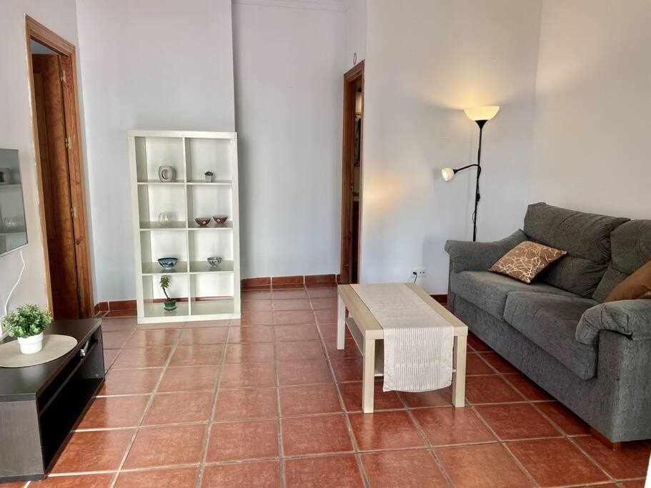 Apartamento Cerca De La Playa Torrecilla Нерха Екстериор снимка