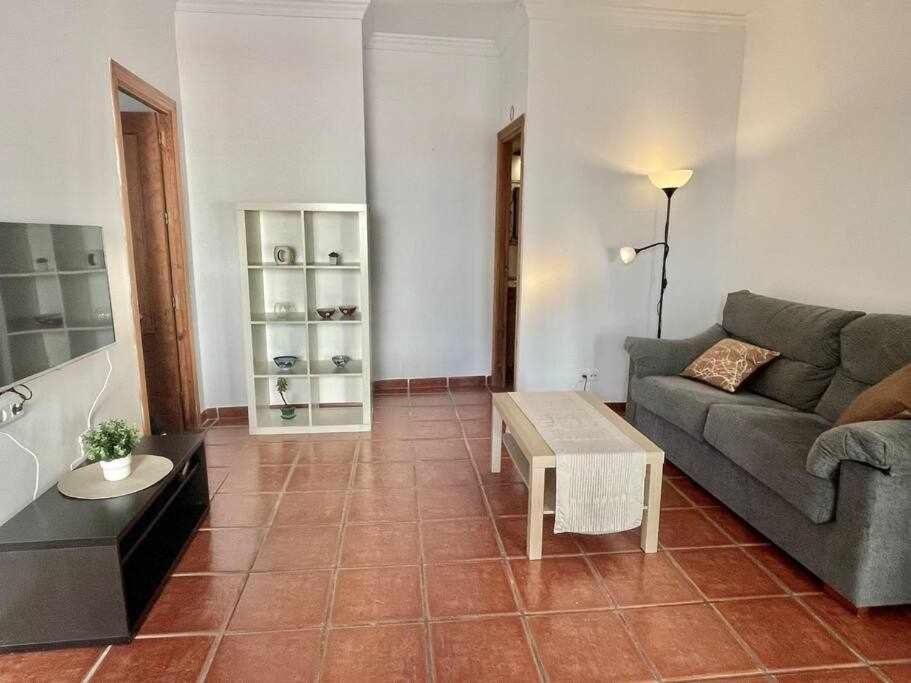 Apartamento Cerca De La Playa Torrecilla Нерха Екстериор снимка